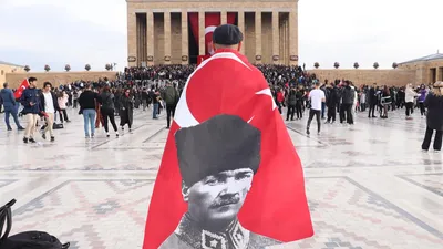 Millet Ata'sına koştu! Anıtkabir doldu taştı