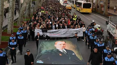 Beşiktaş Ata'sını saygı yürüyüşü ile andı