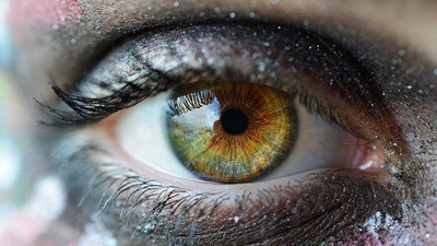 Kontakt Lens Kullanmanın Faydaları ve Zararları