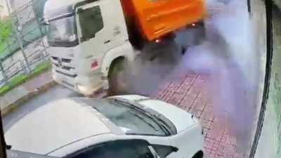 İstanbul'da kamyonun lastiği bomba gibi patladı