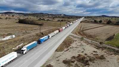Bulgaristan sınırında 15 kilometrelik tır kuyruğu