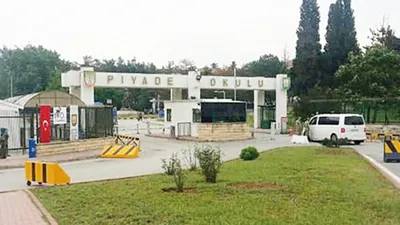 Şok iddia: Bir teğmen 10 Kasım'da takmam deyip Atatürk rozetini yırttı