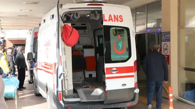 Yol kenarında erkek cesedi bulundu