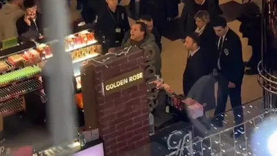 Armağan Çağlayan AVM'de kavga etti!