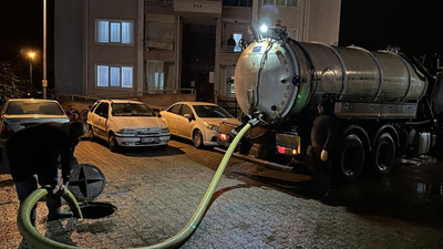 Düzce'de sağanak yağış köprü yıktı
