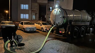 Düzce'de sağanak yağış köprü yıktı