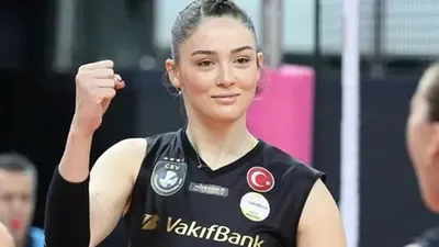 Zehra Güneş'in bloklarıyla Vakıfbank namağlup olarak yarı finale yükseldi