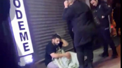 Kız arkadaşına çarpan kişiyi uyardığı için bıçaklandı