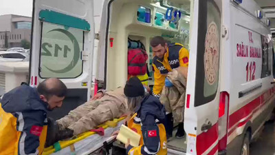Zırhlı askeri araç devrildi: Yaralılar var
