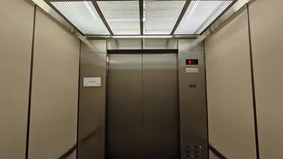 Bir KYK yurdunda daha asansör düştü