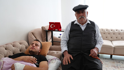''74 torunum var, 5 tanesi cephede, hepsini vatan için feda ederim''