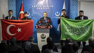 Mustafa Destici de hilafet bayrağı açtı