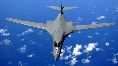 ABD'de bombardıman uçağı yere çakıldı