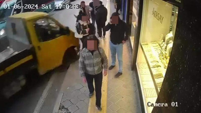 Kaldırımda kabus! Kamyonet 5 kişiyi ezip dükkana daldı