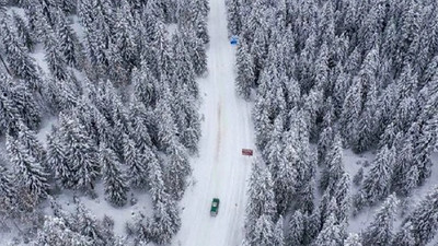 Çin'de çığ faciası: Bin turist mahsur kaldı