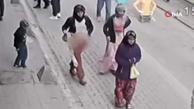 İstanbul'da güpegündüz ''çıplak'' soygun kamerada