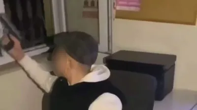 Yine Esenyurt ! Muhtarlıkta maganda kurşunu kamerada