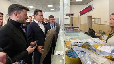 İYİ Parti adayı Buğra Kavuncu o kararı çerçeveletip Murat Kurum'a gönderdi
