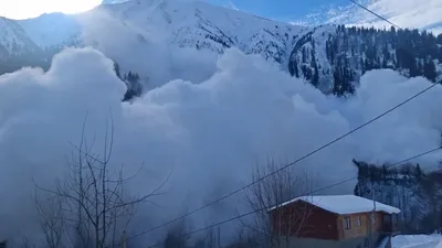 Rize'de çığ düştü! Beyaz kabus saniye saniye kamerada