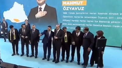 Erdoğan'a yakın olmaya çalışan AK Partililerin saçmaladığı anlar kamerada