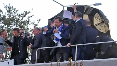 Sanık ''şeker attım'' demişti; bilirkişi raporu açıklandı: ''İmamoğlu'na kaldırım taşı atıldı''