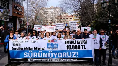 Emekliler ayaklandı! AK Parti binasına yürüdüler