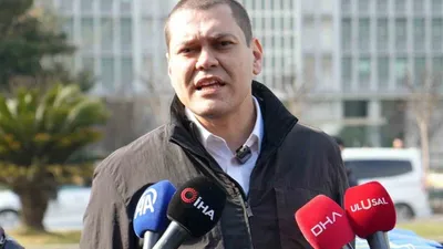 Martı kurucusu 376 bin imzayı İBB'ye teslim etti