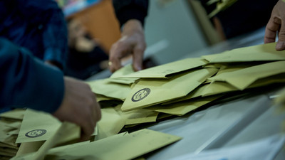 AK Parti'nin yaptırdığı anket ortaya çıktı: 2 belediye el değiştirebilir!