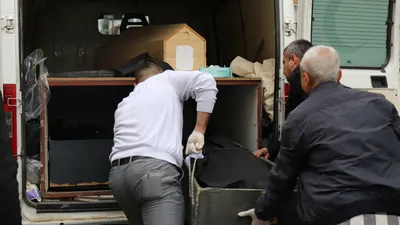 İşe gitmek isterken hem annesi hem de kardeşini ölü halde buldu