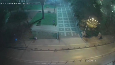 Kabus 23 saniye sürdü... Deprem anı kamerada