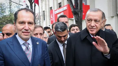 Ünlü anketçi AK Parti'den en çok oy çalan partiyi açıkladı