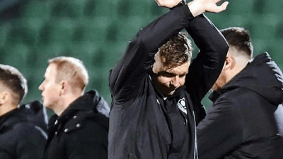 Çeyrek final maçında hakem kararları nedeniyle sahadan çekildiler!