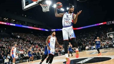 Anadolu Efes deplasmanda yıkıldı