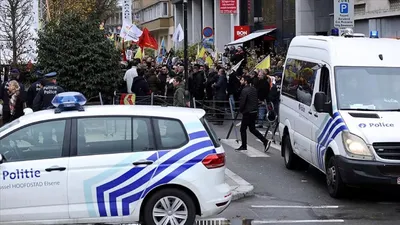 PKK yandaşları Ülkü Ocakları binasını ateşe verip, camiye saldırdı