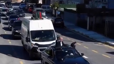 Böyle şovu başkan adayları yapmadı! Muhtar adayının çakarlı konvoyuna ceza