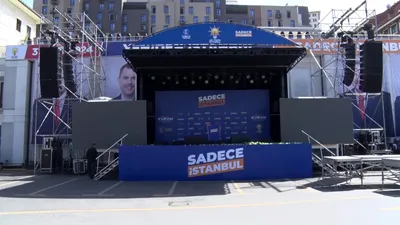 AK Parti İstanbul İl Başkanlığı önünde dikkat çeken görüntü