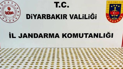 Diyarbakır'da tarihi eser operasyonu: 556 adet sahte altın ve tarihi eser ele geçirildi