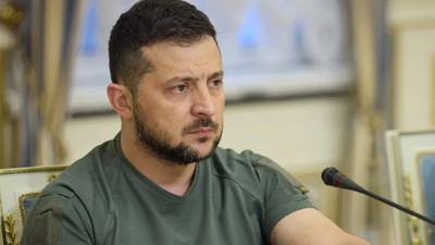 Zelensky, seferberlik yaşını 27'den 25'e düşürdü