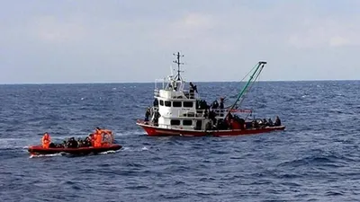 Akdeniz'de göçmen teknesi battı: 8 ölü