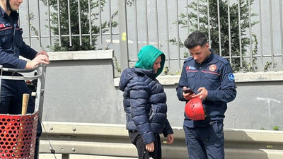 Sigara içmek için balkona çıkıp mahsur kaldı