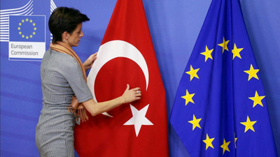 AB'den Türkiye'ye ''sığınmacılarla vize kolaylığı'' şantajı