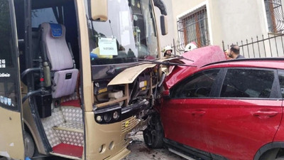 Üsküdar'da öğrenci servisi kaza yaptı