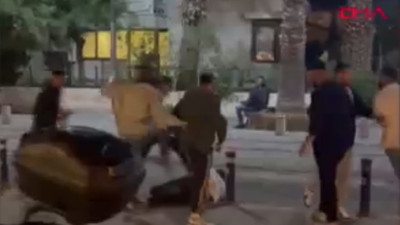 Sokak ortasında tekme tokat linç girişimi kamertada
