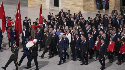 Genel başkanlar kayıplarda... Anıtkabir'e sadece bir lider geldi