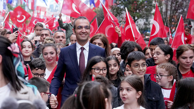 Şişli'de binlerce kişiyle ''Bayrak Yürüyüşü''