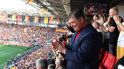 Süper Lig'e yükselen Göztepe'ye tebrik mesajları