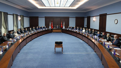 AK Parti 'de kritik toplantı