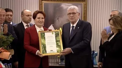 İYİ Parti'de devir teslim günü: Dervişoğlu, Akşener'den görevi devraldı