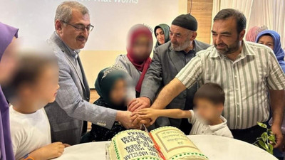 Hafızlık töreninde tepki çeken kutlama: Kur'an-ı Kerim pasta kestiler