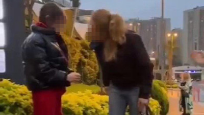 İstanbul'da skandal görüntü: Hem şiddet uyguladı hem de...
